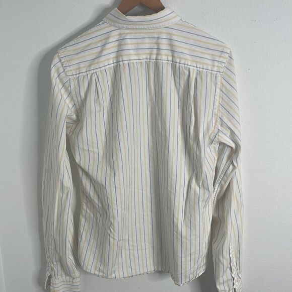 Abercrombie & Fitch cotton long sleeve button down muscle shirt.  Size Medium. - Picture 2 of 5